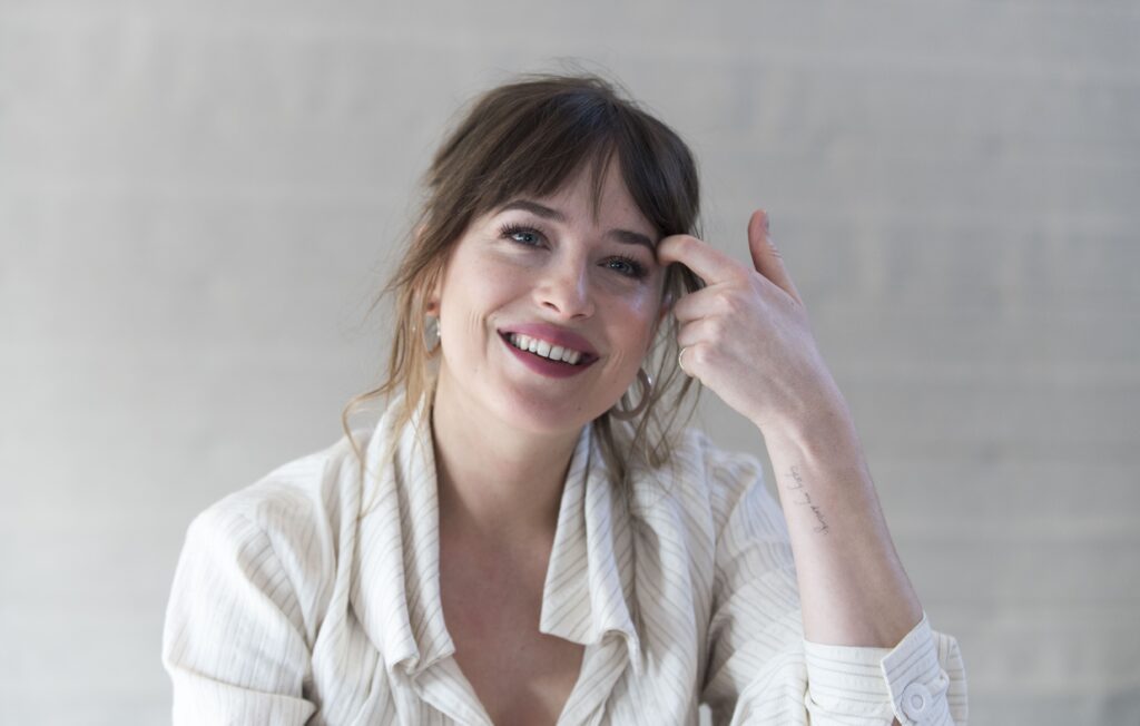Dakota Johnson teeth