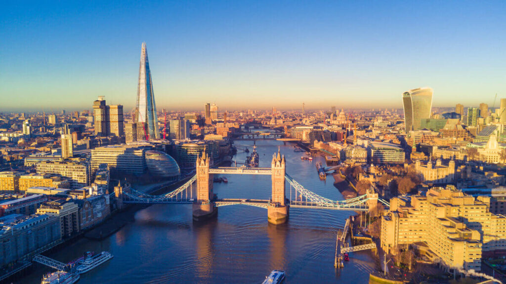 dental implant treatment cost in uk