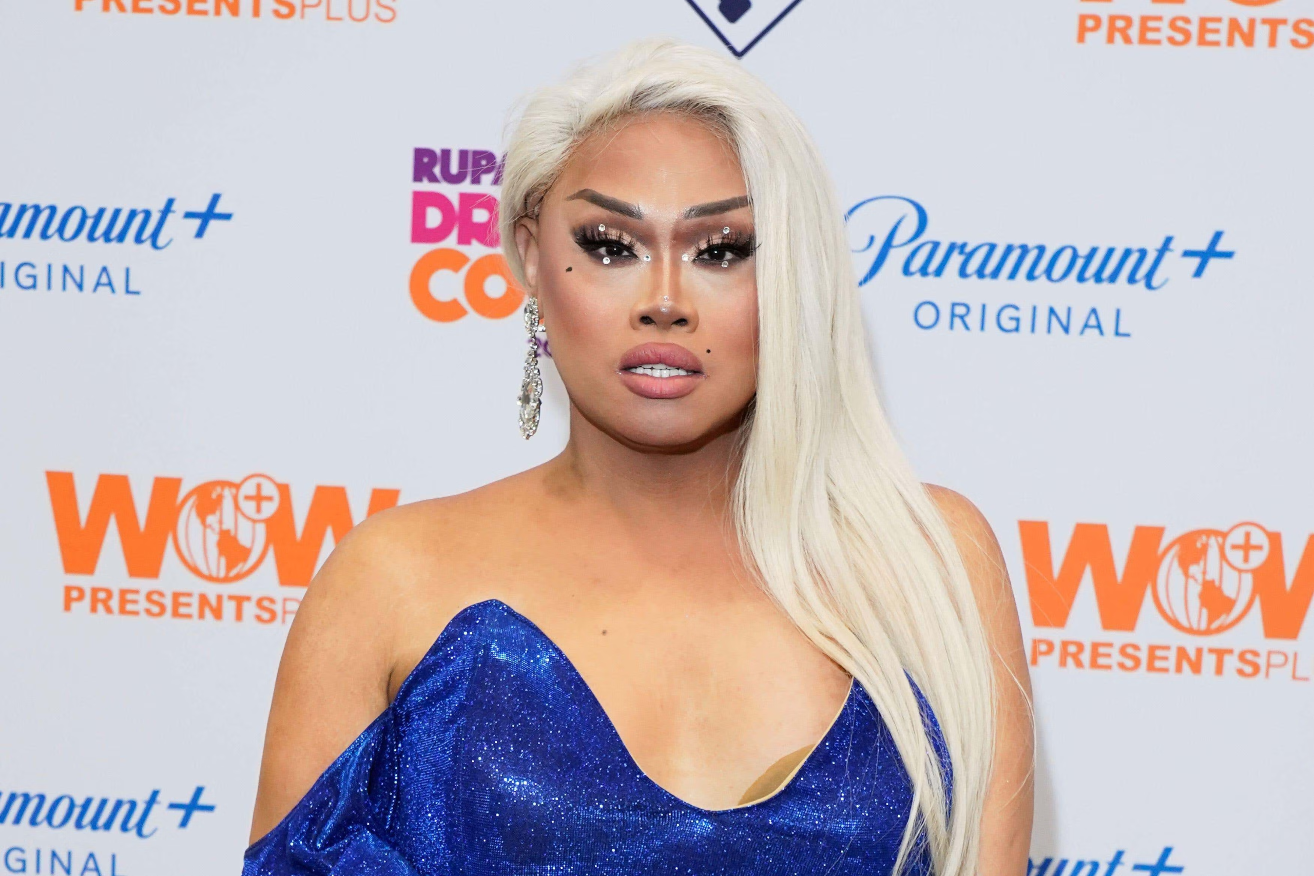 Jiggly Caliente smile and teeth