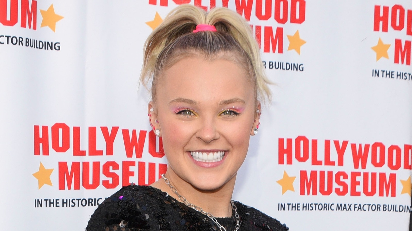 JoJo Siwa smile and teeth