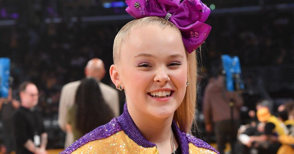 JoJo Siwa teeth