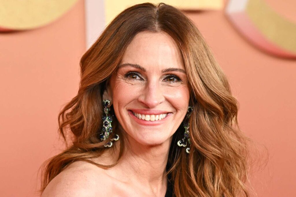 Julia Roberts teeth