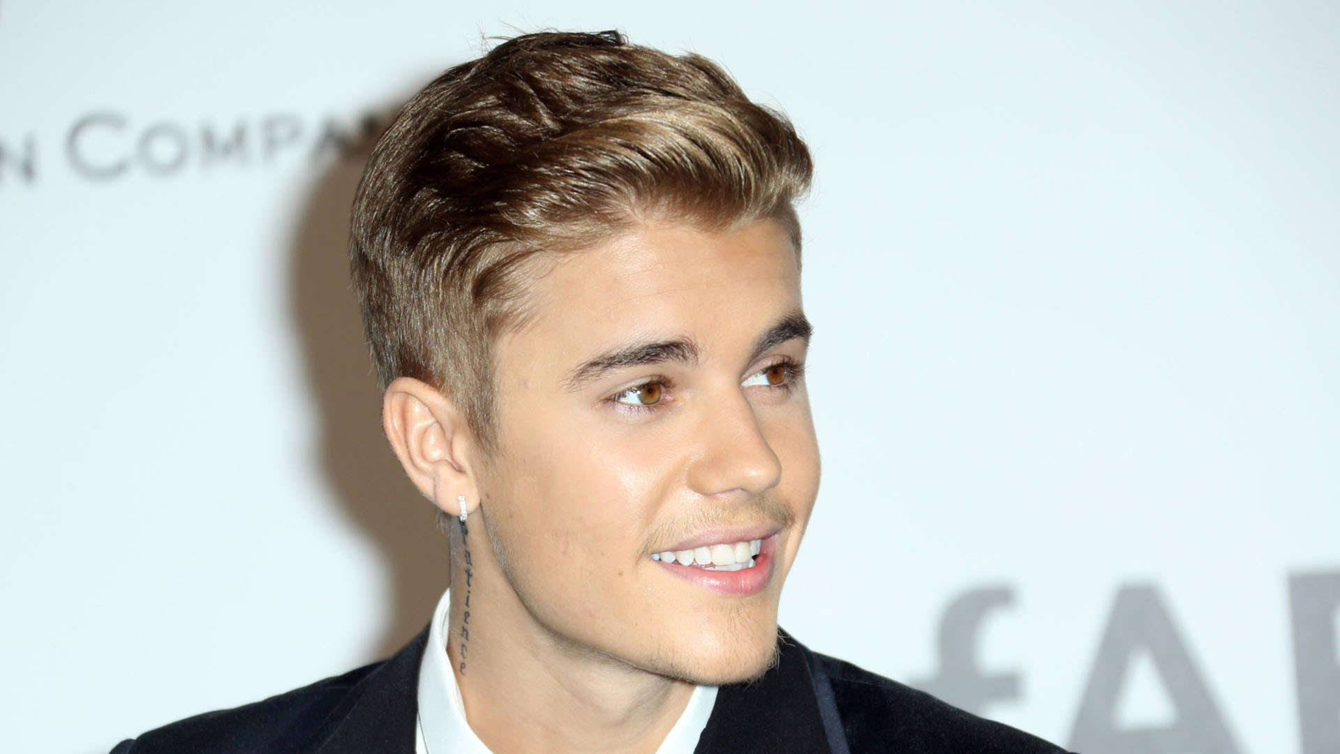 Justin Bieber teeth