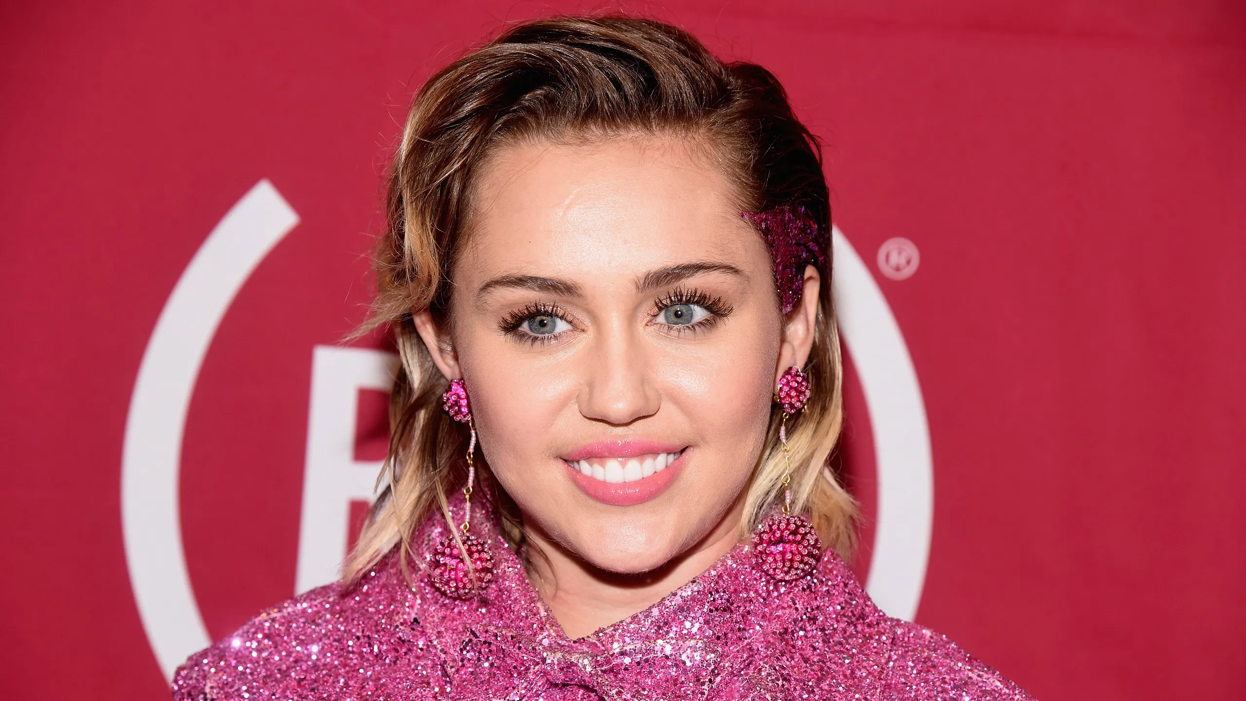 Miley Cyrus smile and teeth