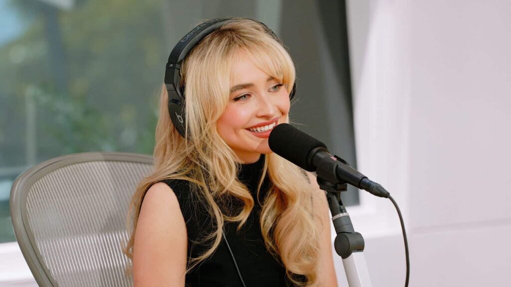 Sabrina Carpenter smile