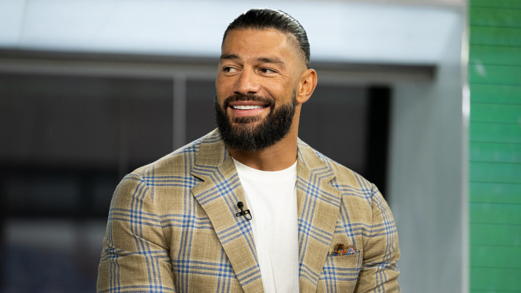 roman reigns smile