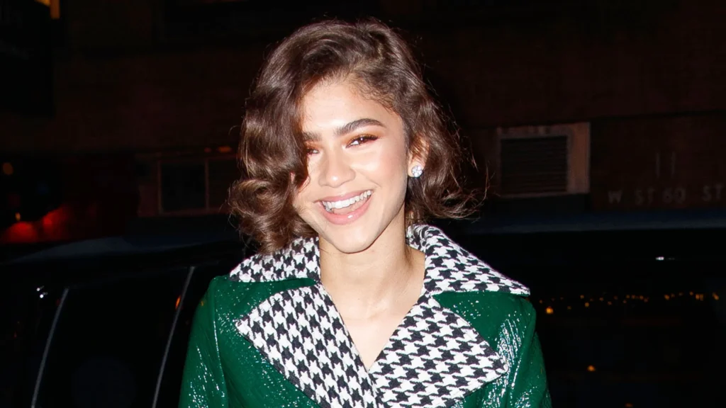 zendaya smile and teeth